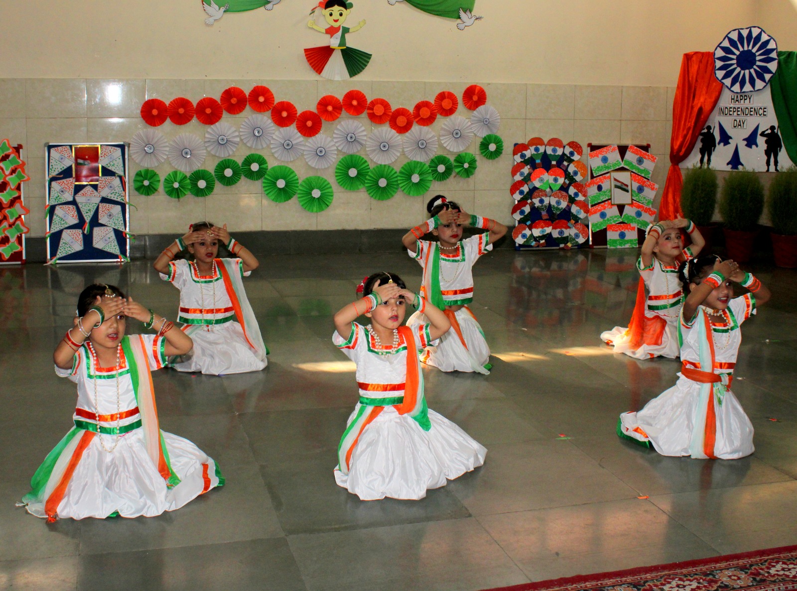 Proud Little Indians – Fancy Dress CLASSES- LKG & UKG