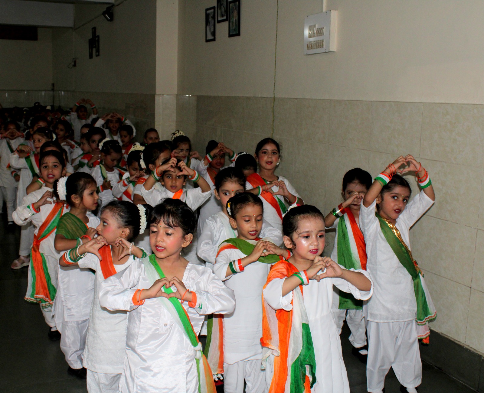 Proud Little Indians – Fancy Dress CLASSES- LKG & UKG