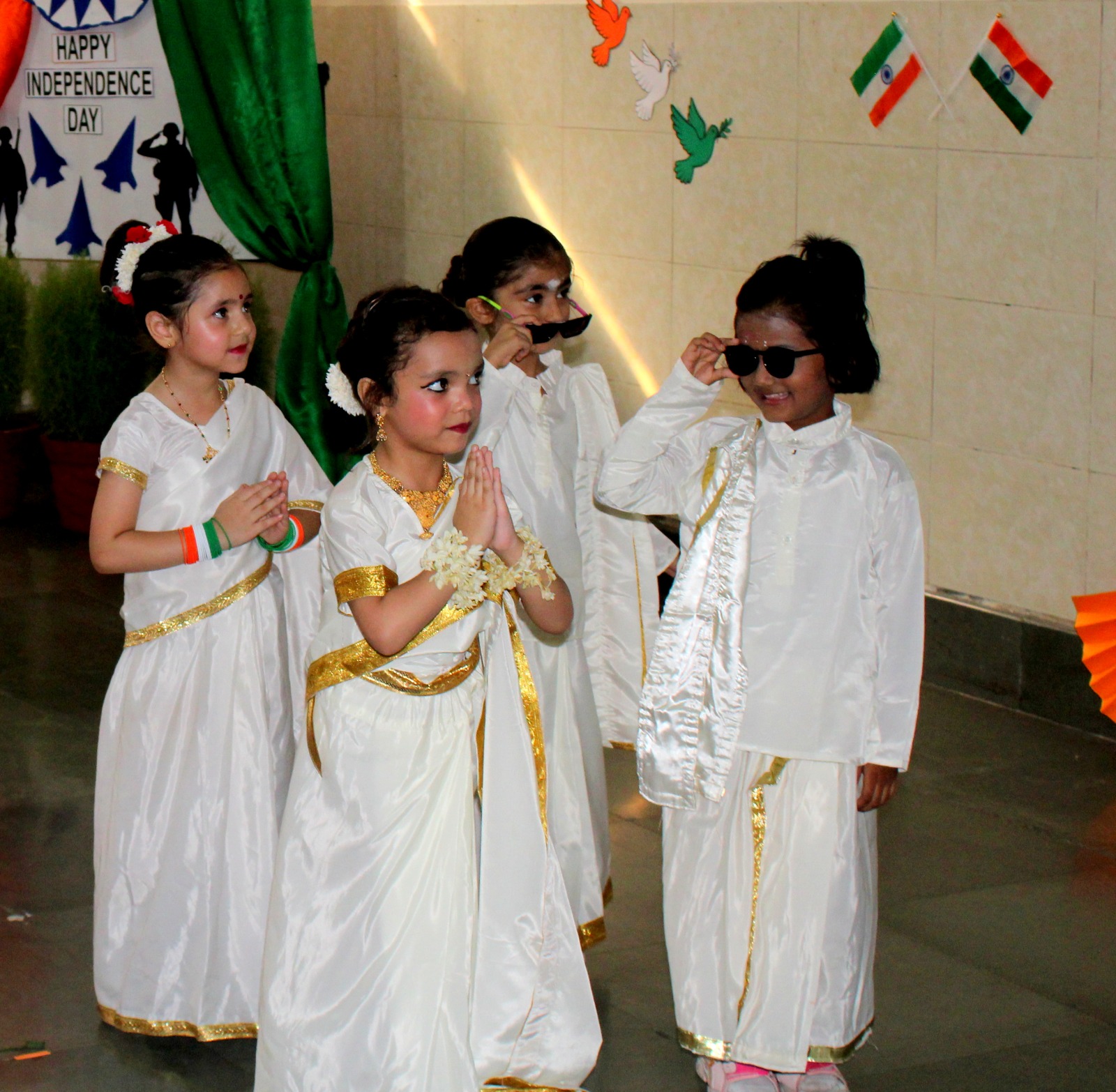 Proud Little Indians – Fancy Dress CLASSES- LKG & UKG
