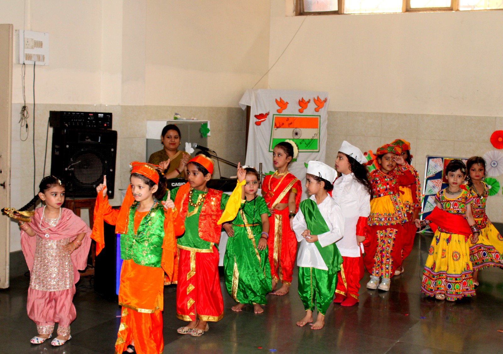 Proud Little Indians – Fancy Dress CLASSES- LKG & UKG