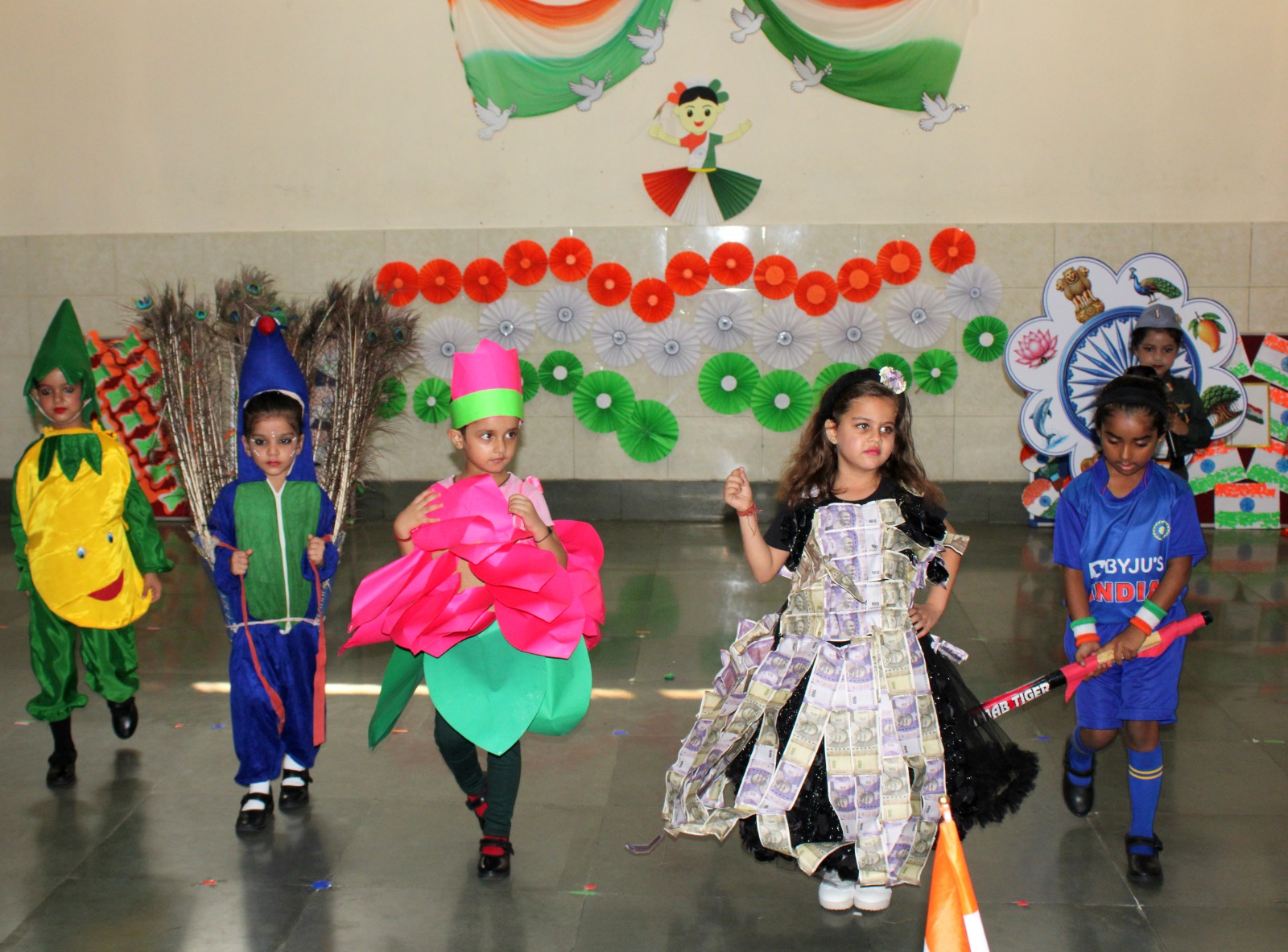Proud Little Indians – Fancy Dress CLASSES- LKG & UKG