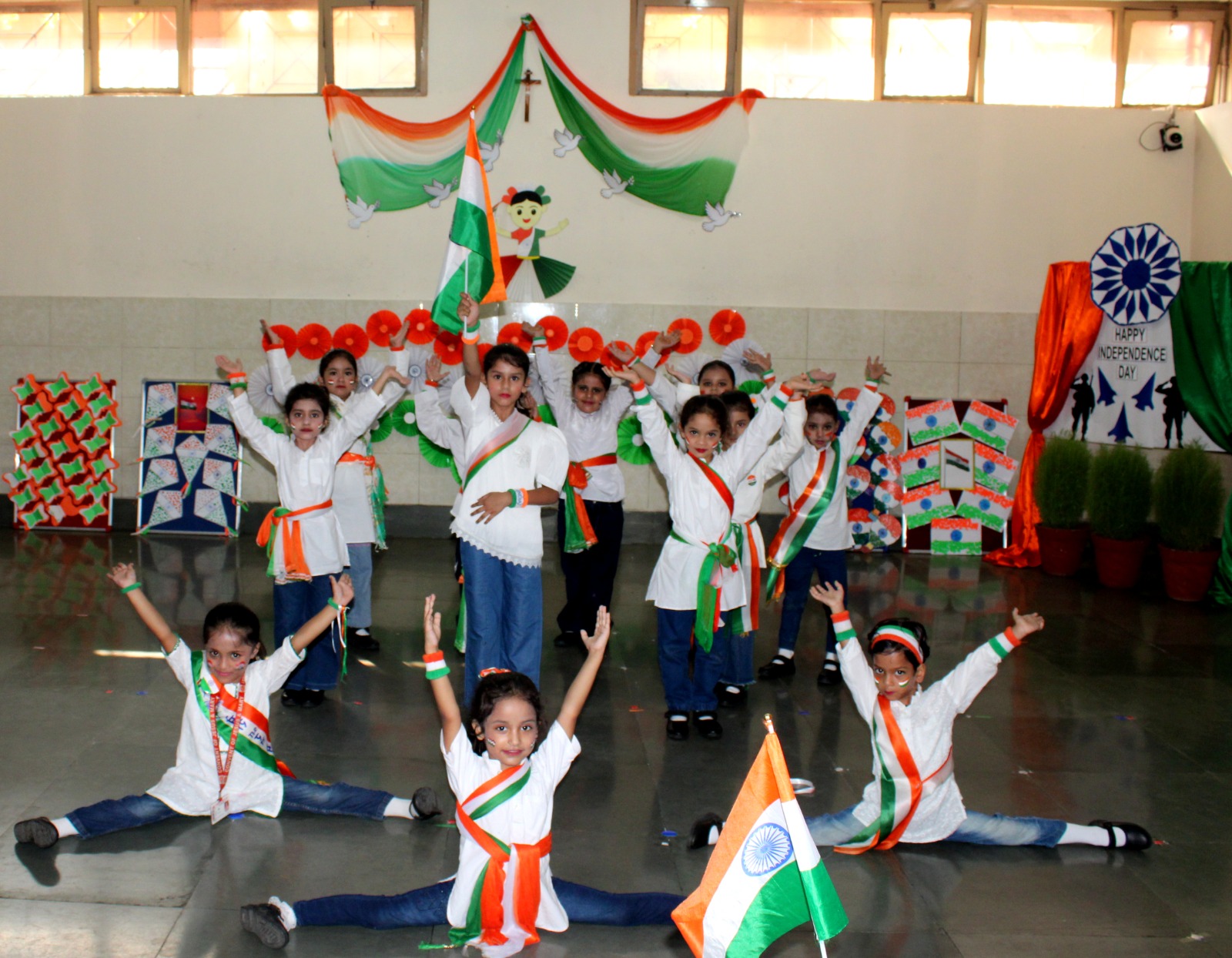 Proud Little Indians – Fancy Dress CLASSES- LKG & UKG