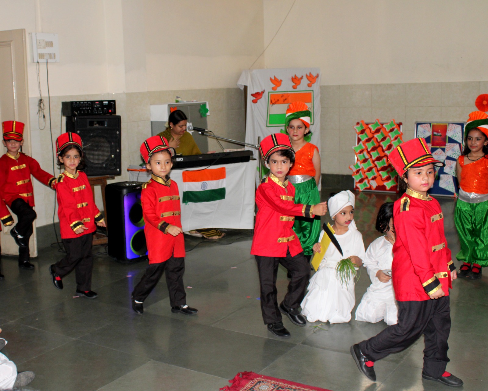 Proud Little Indians – Fancy Dress CLASSES- LKG & UKG
