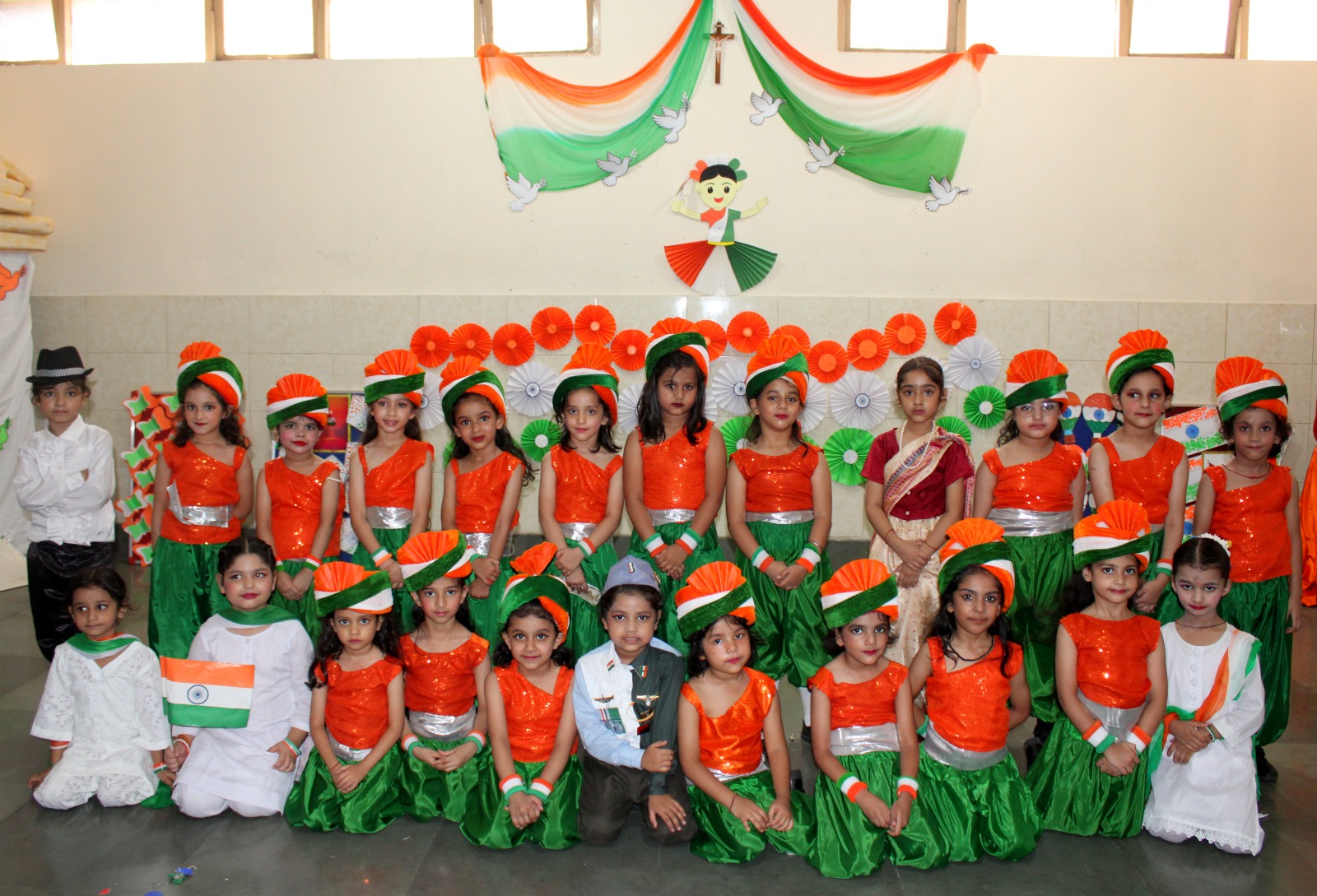 Proud Little Indians – Fancy Dress CLASSES- LKG & UKG