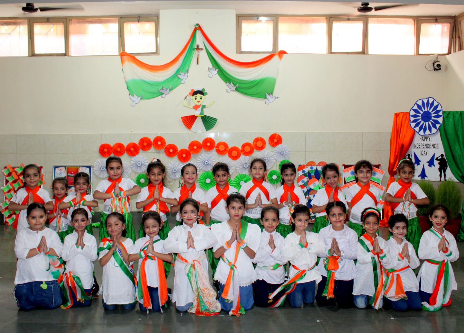 Proud Little Indians – Fancy Dress CLASSES- LKG & UKG